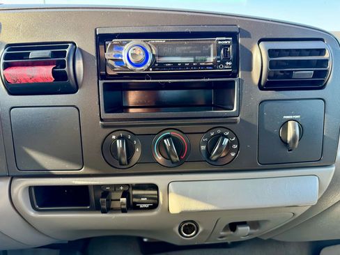 Used 2007 Ford F250 XLT image 12