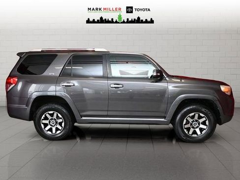 Used 2011 Toyota 4Runner SR5 w/ Convenience Pkg image 9