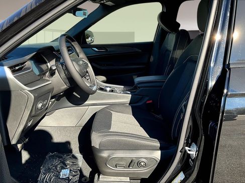 New 2025 Jeep Grand Cherokee L Laredo w/ Luxury Tech Group I image 23