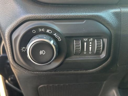 Used 2022 Jeep Wrangler Unlimited Sport image 10