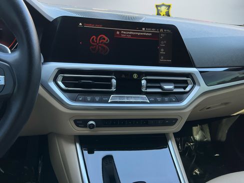 Used 2019 BMW 330i Sedan w/ Driving Assistance Package image 10