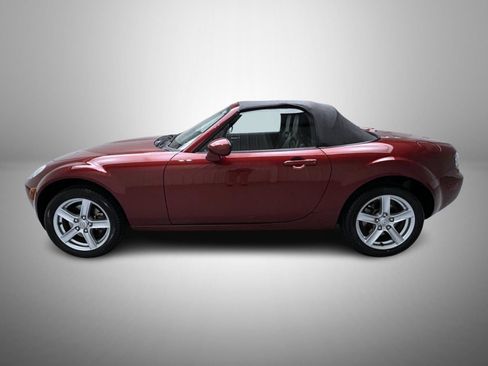 Used 2006 MAZDA MX-5 Miata RWD image 8