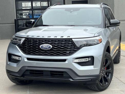 Used 2023 Ford Explorer ST w/ Equipment Group 401A AWD/4WD image 3