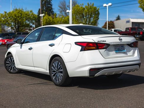 Used 2025 Nissan Altima 2.5 SV image 5