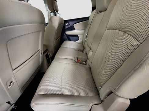 Used 2020 Dodge Journey SE w/ SE Popular Equipment Group FWD image 25