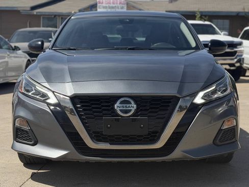 Used 2020 Nissan Altima 2.5 SR FWD image 3