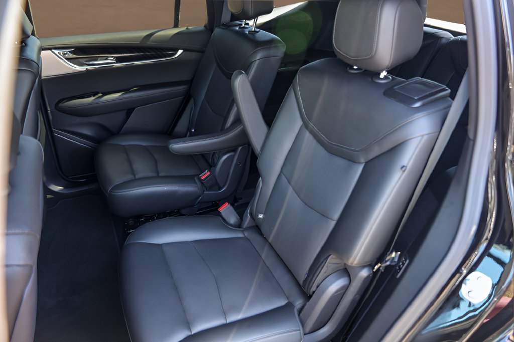 Used 2025 Cadillac XT6 Premium Luxury FWD image 26