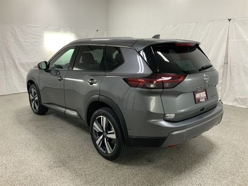 Used 2024 Nissan Rogue SL AWD/4WD image 7