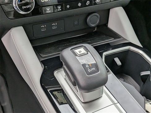 New 2025 Mitsubishi Outlander SE image 24