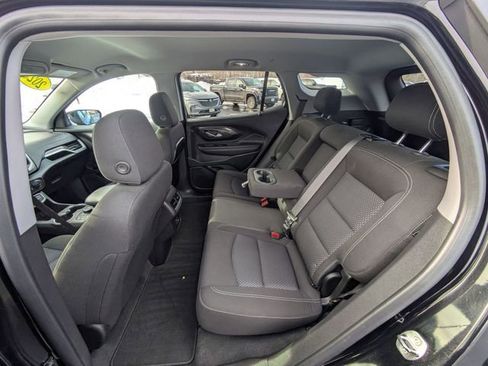 Used 2023 GMC Terrain SLE w/ Driver Convenience Package image 29