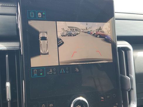 Used 2025 GMC Acadia Elevation image 30