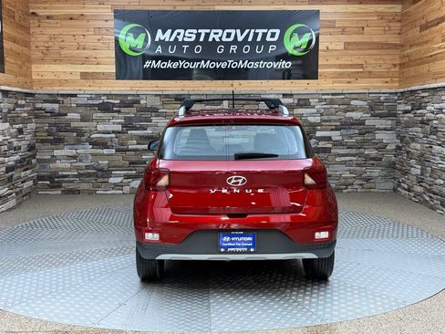 Used 2024 Hyundai Venue Limited FWD image 8