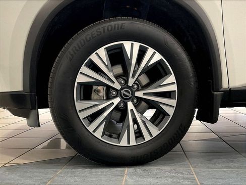 Used 2023 Nissan Rogue SV AWD/4WD image 7