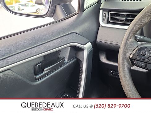 Used 2021 Toyota RAV4 LE w/ Carpet Mat Package (TMS) AWD/4WD image 23