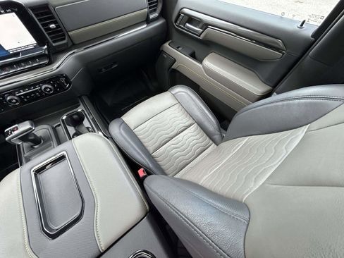 Used 2022 Chevrolet Silverado 1500 ZR2 w/ Technology Package image 15