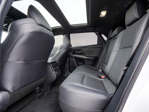 Used 2023 Toyota bZ4X Limited image 32