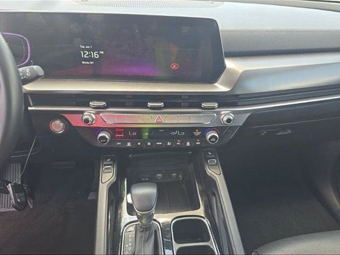 Used 2025 Kia Telluride S FWD image 5