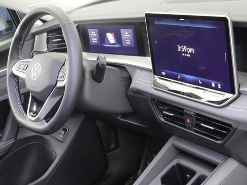 New 2026 Volkswagen Tiguan SE image 22