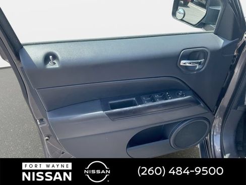 Used 2016 Jeep Patriot High Altitude AWD/4WD image 28