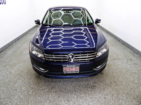 Used 2014 Volkswagen Passat TDI SEL Premium FWD image 2