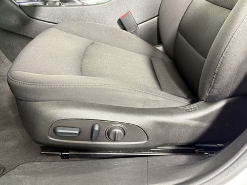 Used 2024 Chevrolet Malibu LT FWD image 12
