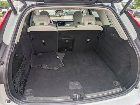 Used 2023 Volvo XC60 T8 Ultimate w/ Climate Package image 29