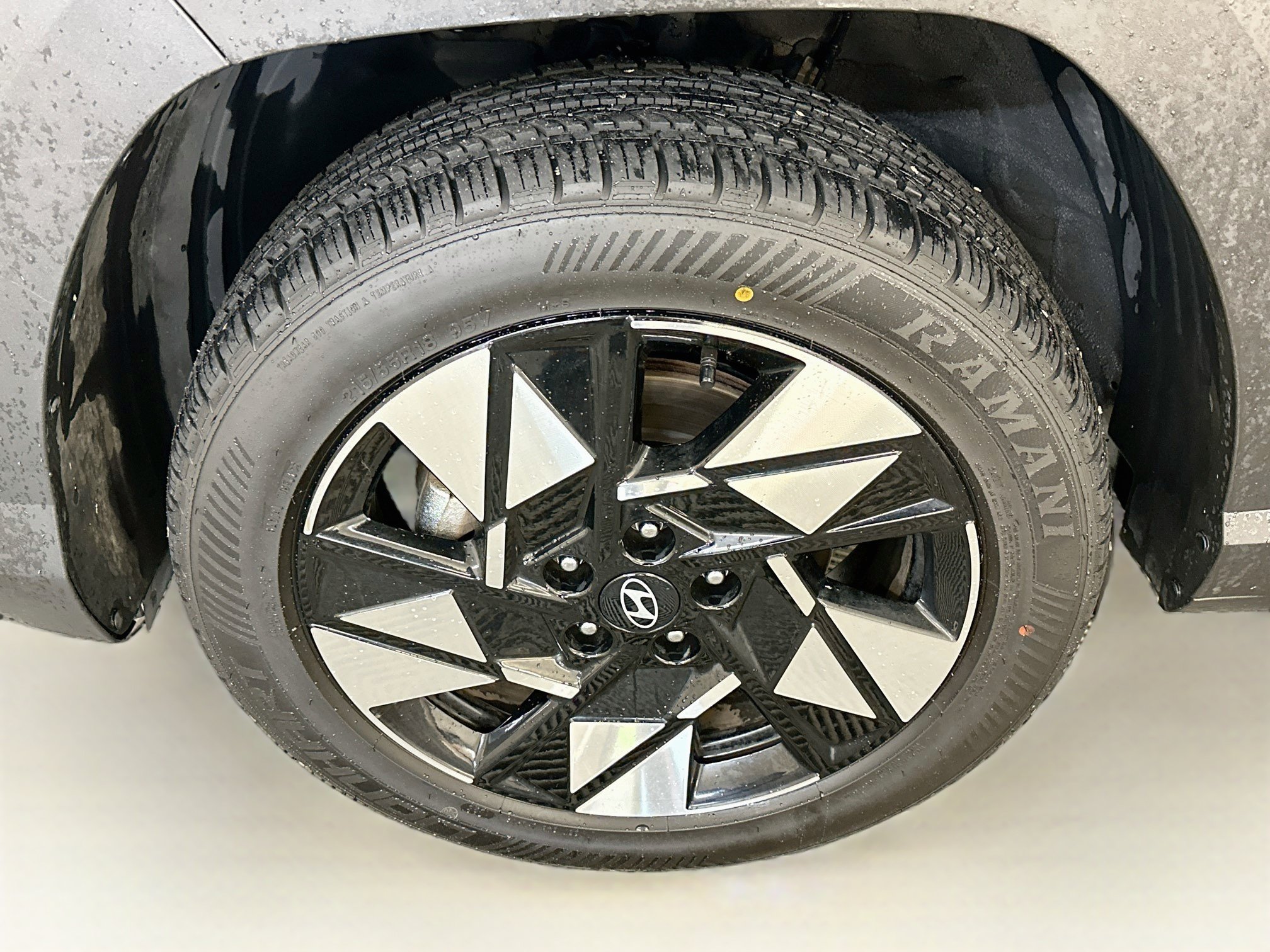 Used 2025 Hyundai Kona SEL AWD/4WD image 11