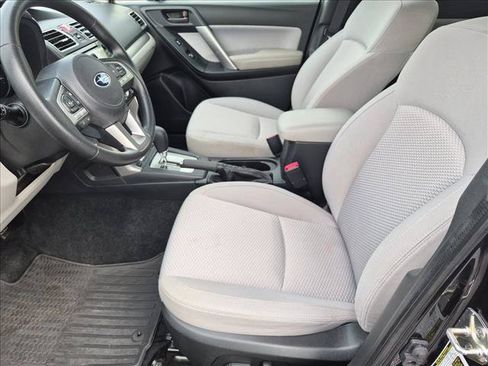Used 2018 Subaru Forester 2.5i Premium AWD/4WD image 16