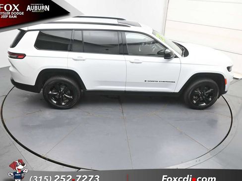 Used 2023 Jeep Grand Cherokee L Altitude AWD/4WD image 34