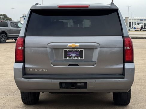 Used 2020 Chevrolet Suburban LT image 5