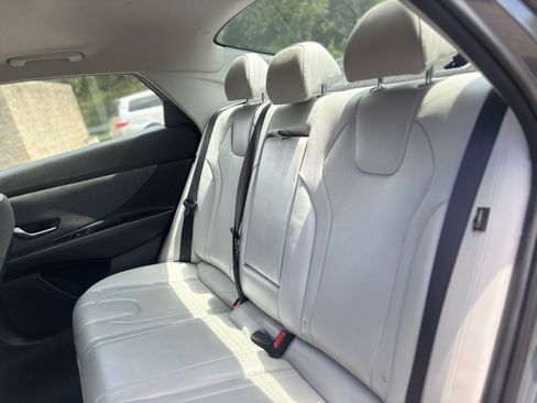 Used 2024 Hyundai Elantra Limited FWD image 15