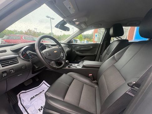 Used 2017 Chevrolet Impala LT FWD image 10