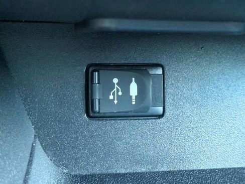 Used 2016 Toyota Highlander LE FWD image 23