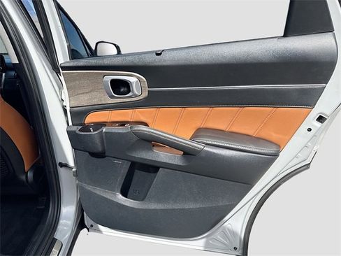 Used 2023 Kia Sorento SX Prestige image 32