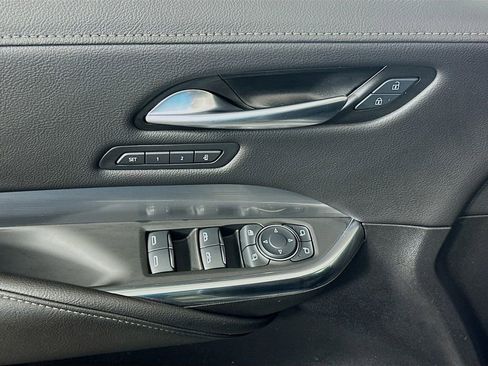 Used 2024 Cadillac XT4 Premium Luxury image 17