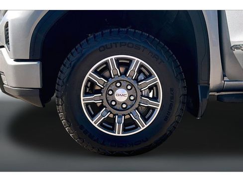 Used 2024 GMC Sierra 1500 AT4 w/ AT4 Premium Package AWD/4WD image 35