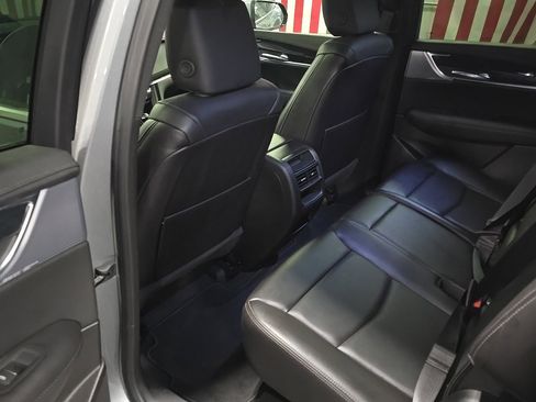 Used 2025 Cadillac XT5 Premium Luxury image 12