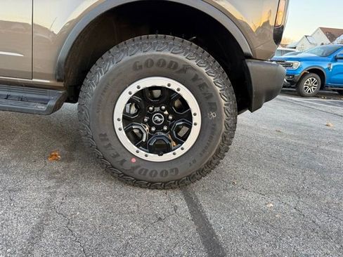 New 2025 Ford Bronco Outer Banks w/ Sasquatch Package AWD/4WD image 12