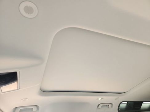 Used 2026 Land Rover Defender 110 S image 24