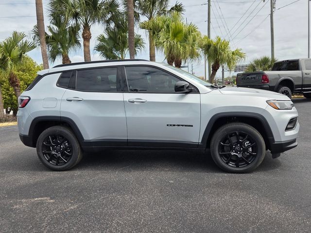 Used 2026 Jeep Compass Latitude AWD/4WD image 8