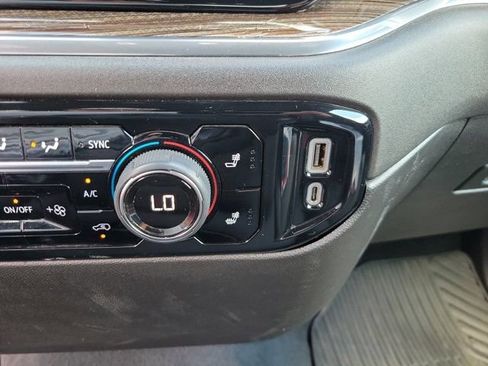 Used 2025 Chevrolet Silverado 1500 LT AWD/4WD image 13