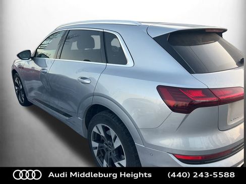 Used 2021 Audi e-tron Premium Plus w/ Premium Plus Package image 39