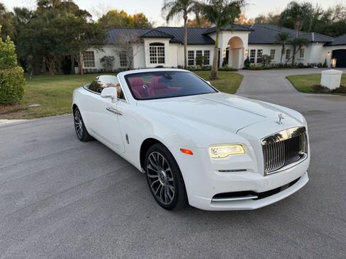 Used 2018 Rolls-Royce Dawn image 12
