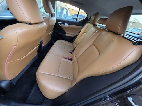 Used 2013 Lexus CT 200h w/ Premium Pkg w/Navigation image 17