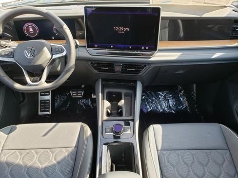 New 2026 Volkswagen Tiguan SEL R-Line AWD/4WD image 9