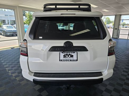 Used 2023 Toyota 4Runner TRD Off-Road Premium w/ Off Road Premium Plus Package AWD/4WD image 4