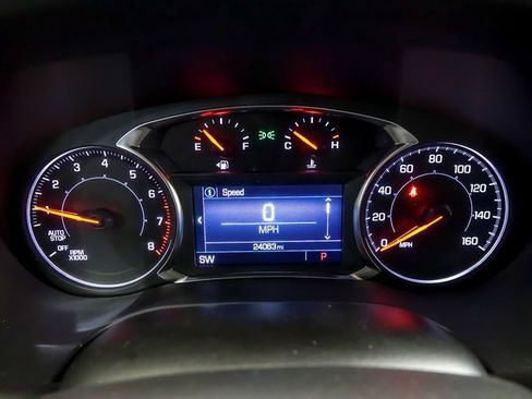 Used 2023 GMC Acadia SLE w/ Driver Convenience Package image 16