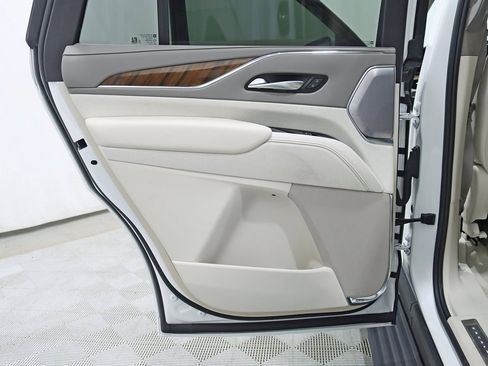 Used 2024 Cadillac Escalade Premium Luxury Platinum w/ Heavy-Duty Trailer Package image 43