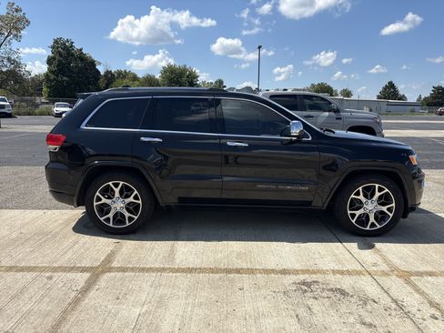 Used 2019 Jeep Grand Cherokee Overland AWD/4WD image 3