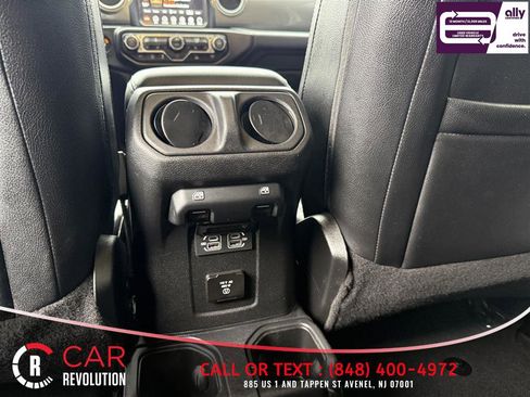 Used 2022 Jeep Gladiator Overland w/ Cold Weather Group AWD/4WD image 31